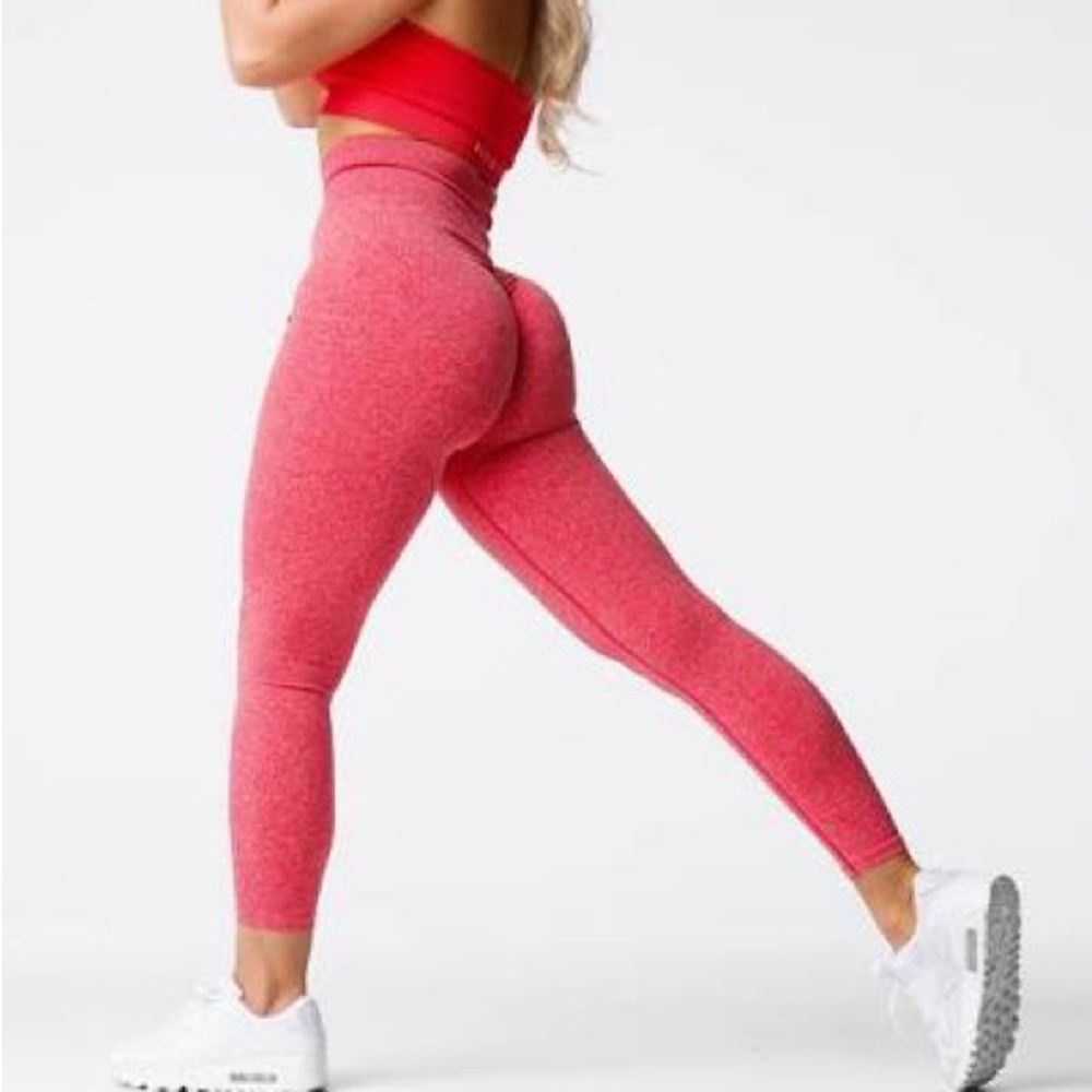 NVGTN Candy Apple Scrunch Seamless Leggings (Small)